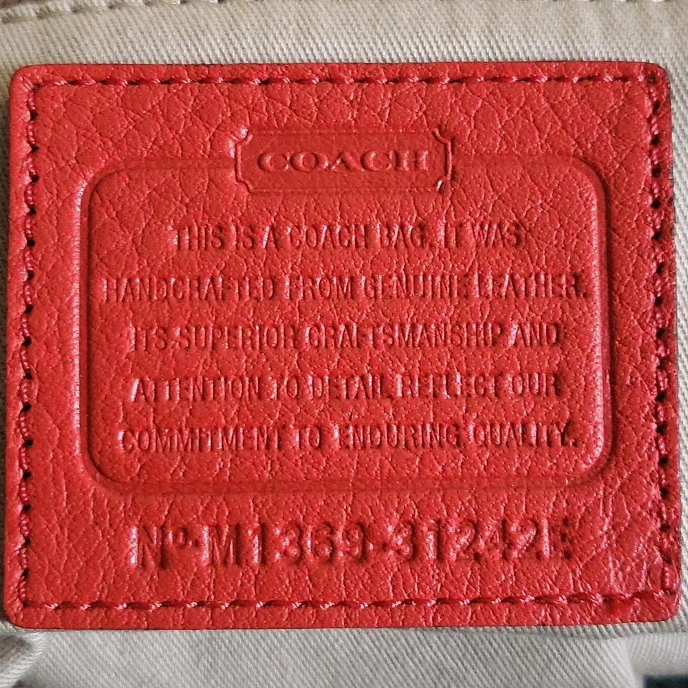 🌷Coach legacy Duffle Vermillion orange